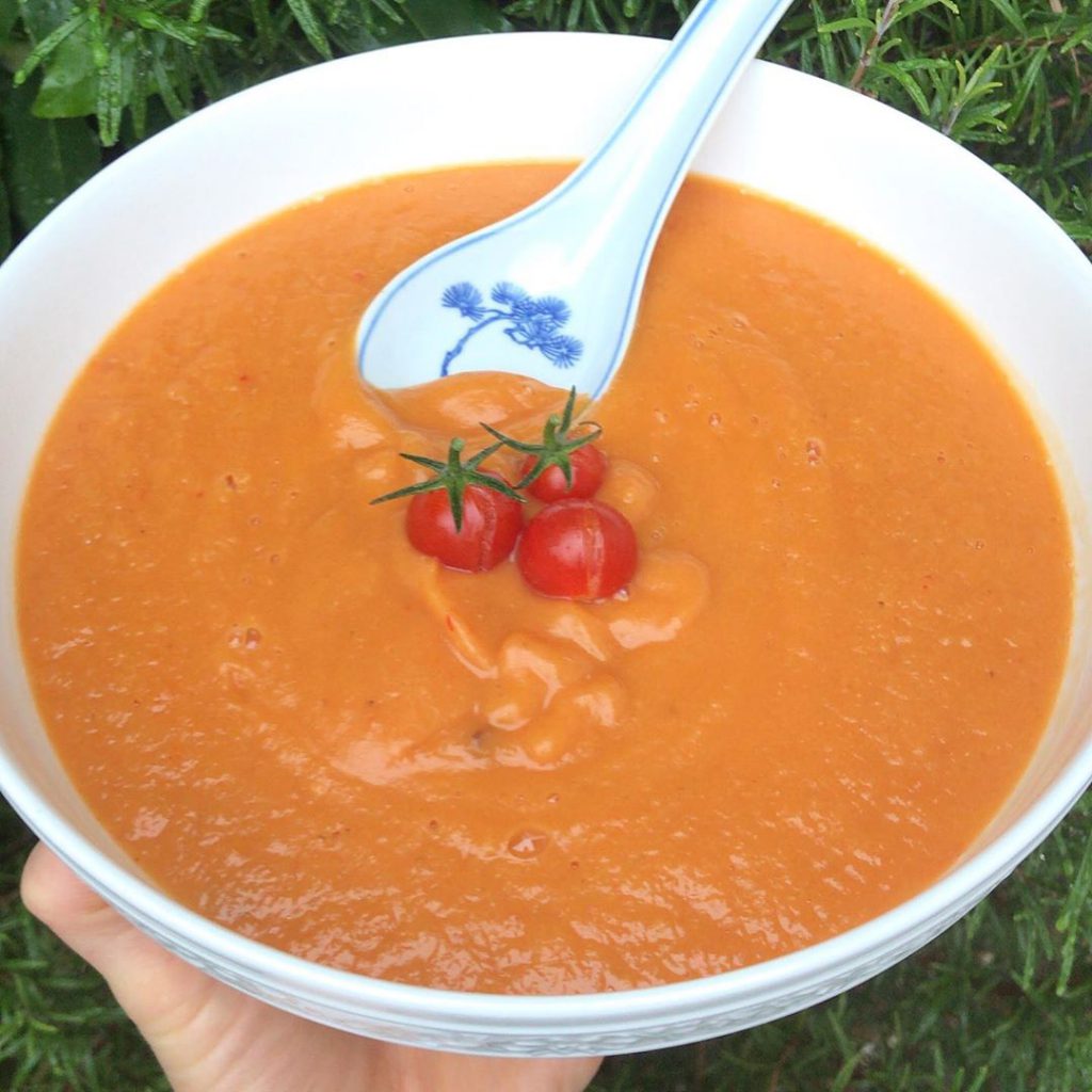 Bild zu Süßkartoffel-Gartentomaten-Suppe - Rezept